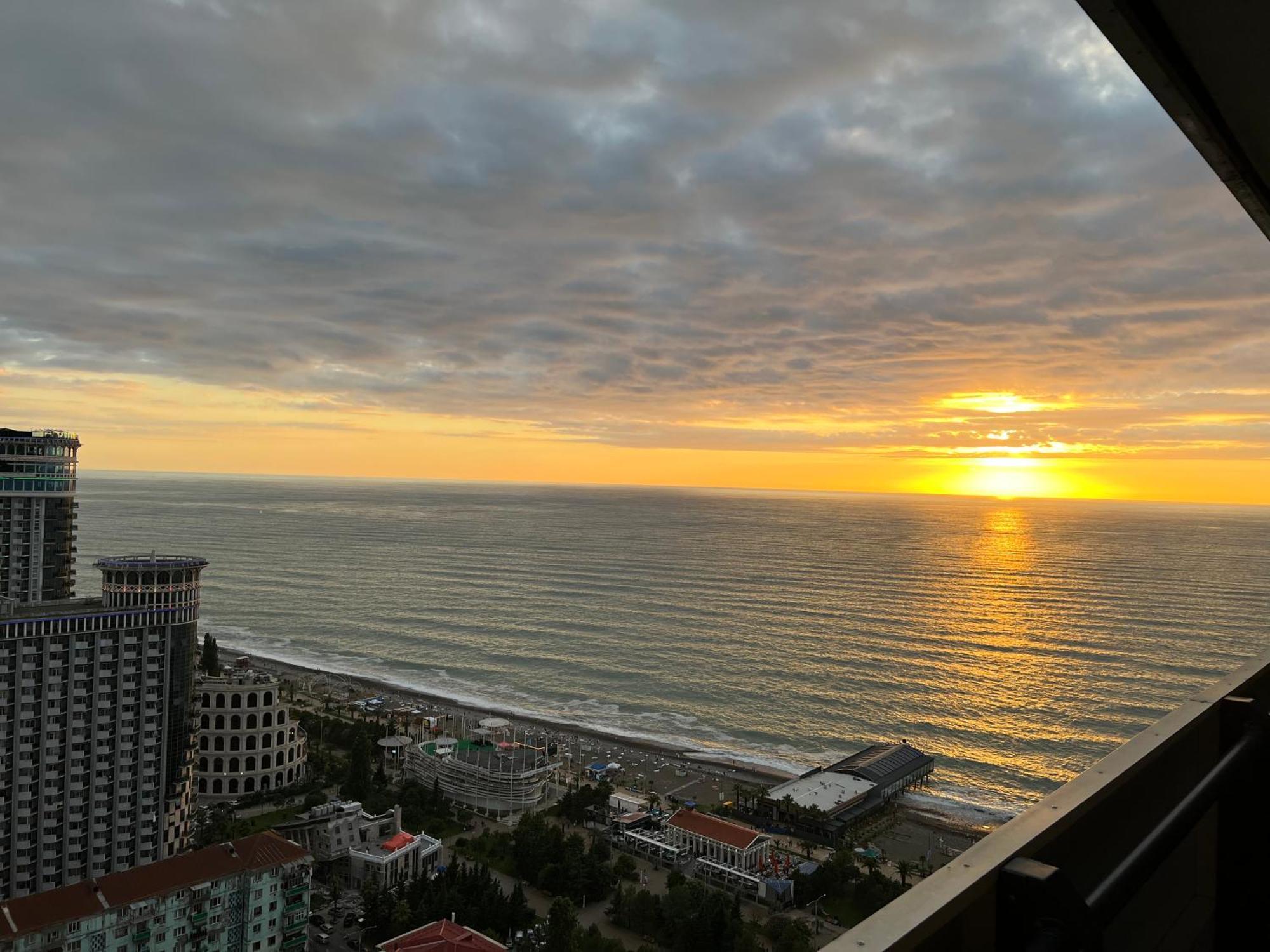 Orbi City Seaview Batumi Esterno foto
